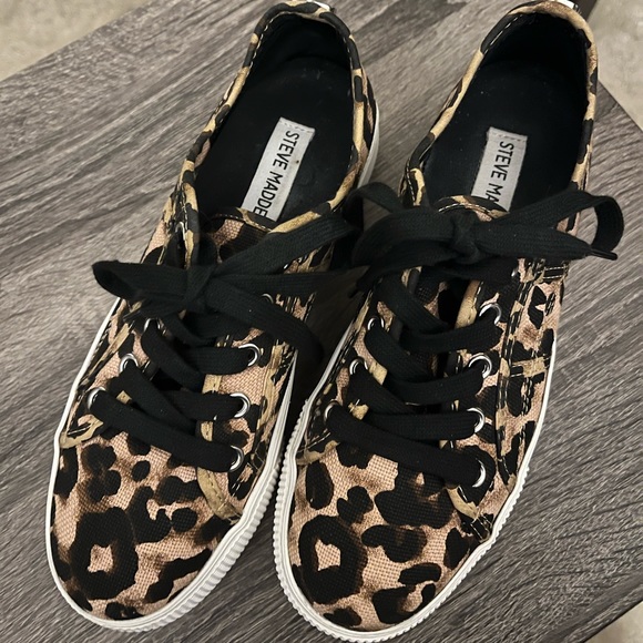 STEVE MADDEN cheetah platform sneakers! Great for Cheetah costume - Picture 7 of 7